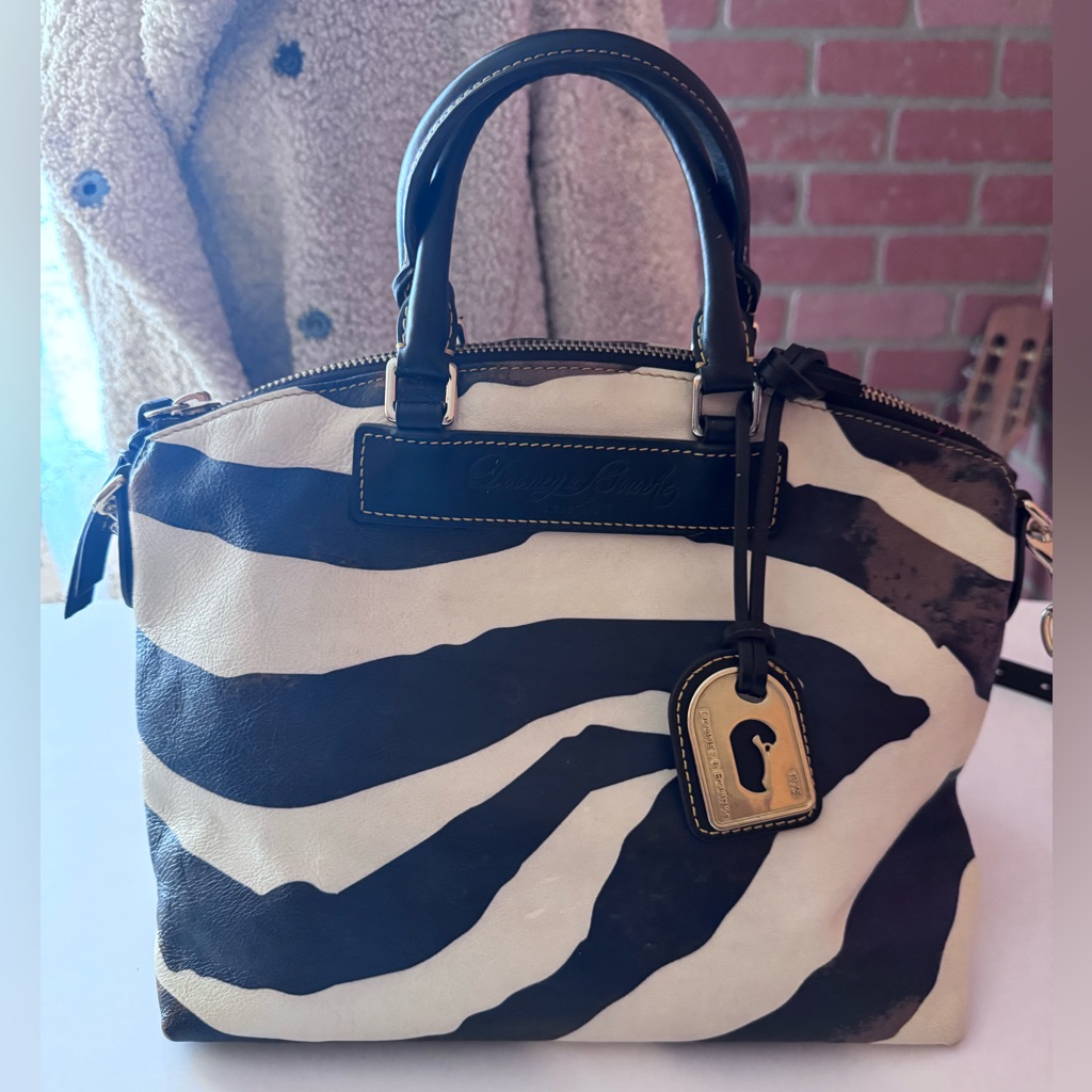 Dooney & Bourke Stylish Zebra Print Women's Bag In Euc